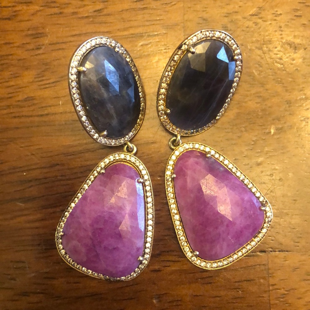 ⭐️Beautiful Dual Color Dazzling Earrings⭐️